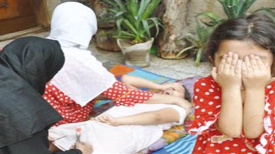 طبيب أجنبي يدعو لختان الإناث في مصر.. والطفولة يتخذ إجراء قانونيًا