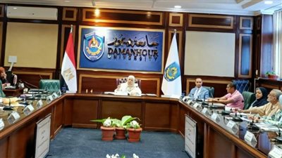 جامعة دمنهور تبحث إمكانية زراعة الأسطح بمنشآت الجامعة ومبانيها