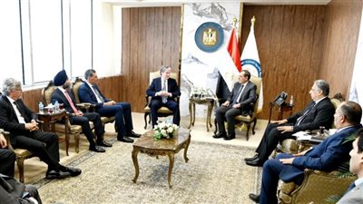 وزير البترول يستقبل وفد كارلايل العالمية لمناقشة فرص البحث والاستكشاف 