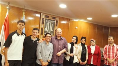 محافظ أسيوط يعلن دعمه للمشاركات والمبادرات المجتمعية وتكريم المتميزين من الطلاب