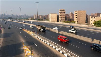 الطرق والكباري: تخفيض الإنارة على الطرق عدا مداخل المدن والكباري 