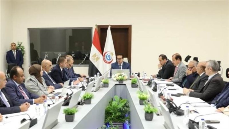 اجتماع وزير الصحة
