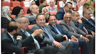 رئيس جامعة الإسكندرية ومدير مكتبة الإسكندرية يشهدان الليلة الثالثة عشرة من ليالي اللغة العربية 