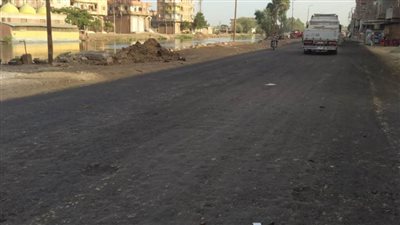 بالصور.. محافظ الغربية يتابع رصف وتوسعة الطريق المؤدي لمجمع تدوير مخلفات القمامة بدفرة