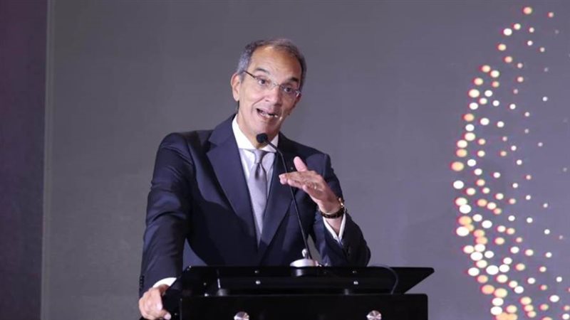 عمرو طلعت وزير الاتصالات