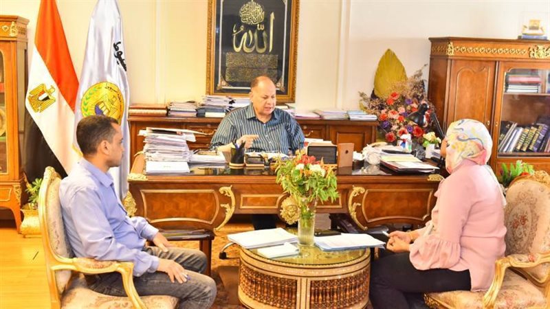 محافظ أسيوط يلتقي