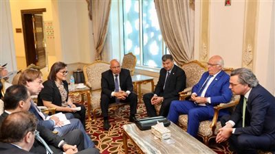  وزير النقل يبحث مع كبرى الشركات الألمانية الموقف التنفيذي للمشروعات الجارية 