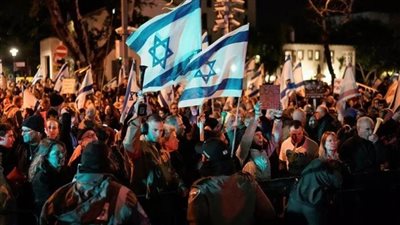 أهالي الأسرى يُحذرون من نسف نتنياهو صياغة مُعدلة من اتفاق التبادل.. واحتجاجات بالجليل الأعلى بسبب صواريخ حزب الله