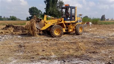 إزالة حالتي تعدٍ على الأرض الزراعية بقريتي كفر مجر وسنهور بكفر الشيخ