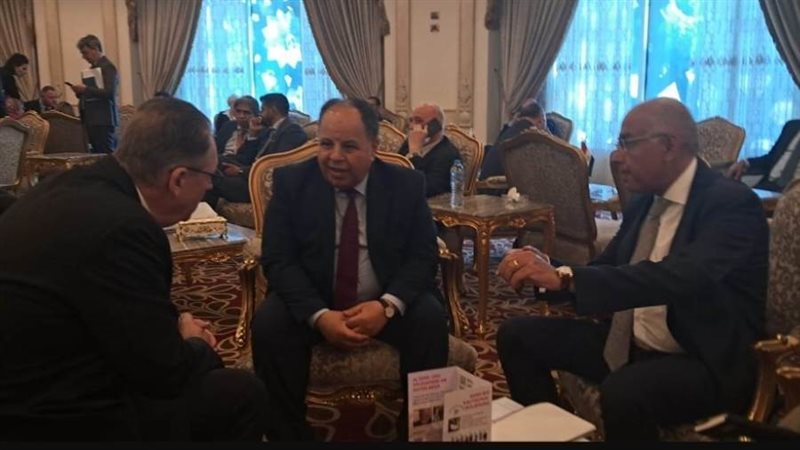 وزير المالية خلال