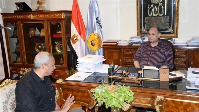 جانب من لقاء المحافظ