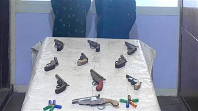ضبط عنصرين إجراميين بحوزتهما أسلحة نارية ومخدرات بالإسكندرية 