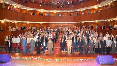 بالصور.. محافظ الغربية يشهد احتفالية ذكرى ثورة 30 يونيو بالمركز الثقافي بطنطا