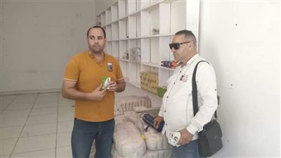 ضبط 4 ماكينات صرف سلع تموينية وفرق نقاط خبز بداخل محلين غير مرخصين بالبحيرة