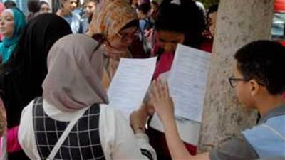 اللغة الإنجليزية تعيد البسمة لطلاب الثانوية العامة