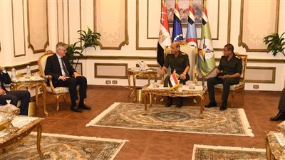 القائد العام للقوات المسلحة يلتقى وكيل سكرتير عام الأمم المتحدة لعمليات حفظ السلام 