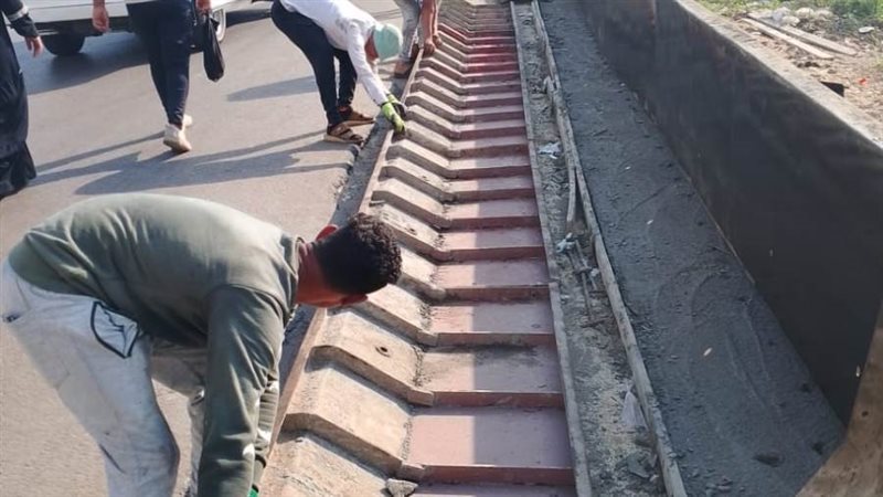 جانب من أعمال تركيب