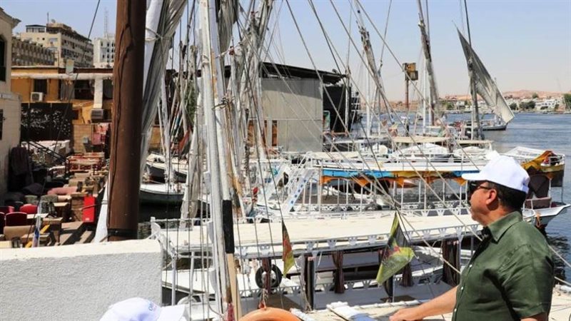 أشرف عطية محافظ أسوان