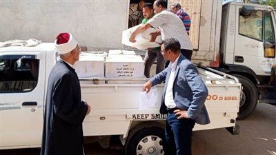 أوقاف أسوان تسلم المحافظة طنًا من لحوم صكوك الأضاحي