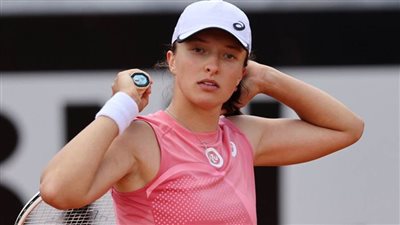 البولندية إيجا شفيونتيك تصعد للدور الثاني ببطولة ويمبلدون للتنس