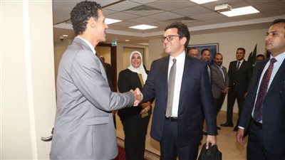 وزير السياحة يؤكد حرصه على الاستفادة من الكفاءات والخبرات وتعزيز دور العنصر البشري