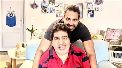 أحدث ظهور للنجم أحمد عدوية ونجله محمد وأحفاده بمناسبة عيد ميلاده (صور)