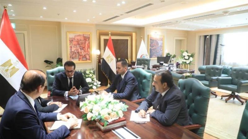 اجتماع وزير الصحة