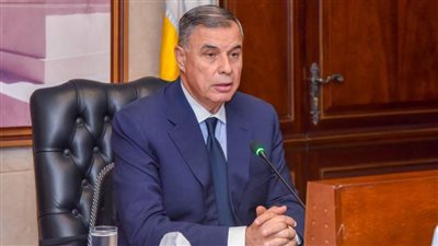 محافظ الإسكندرية يلتقي قيادات المحافظة لمتابعة الملفات المهمة والتكليفات العاجلة