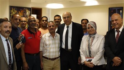 في أول يوم عمل.. وزير الطيران يلتقي العاملين بالوزارة بالعاصمة الإدارية الجديدة