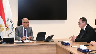 وزير الري يشيد بالتعاون القائم بين الوزارة وبرنامج الأمم المتحدة الإنمائي