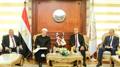 مفتي الجمهورية يهنئ رئيس هيئة النيابة الإدارية