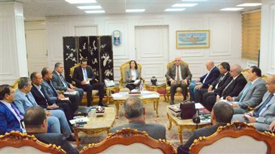 محافظ البحيرة تطالب رؤساء الوحدات المحلية بالتواصل مع المواطنين 