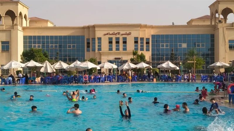 متابعة حمامات السباحة