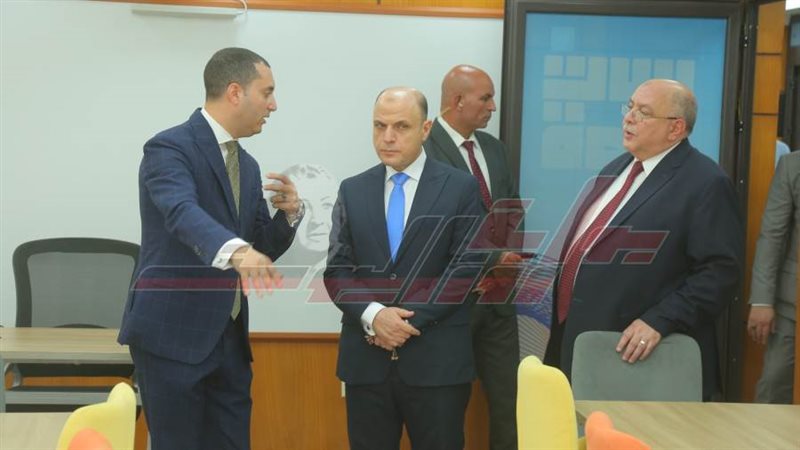 محافظ كفرالشيخ ونائبة