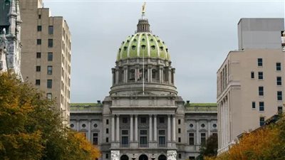 عاجل.. تهديد بوجود متفجرات.. إخلاء مبنى الكابيتول في بنسلفانيا