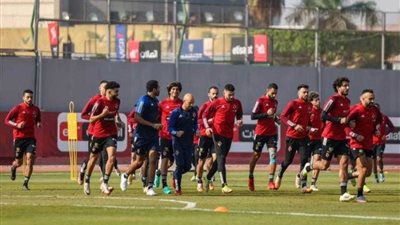 الأهلي يستأنف تدريباته استعدادا للقاء طلائع الجيش.. وبيرسي تاو يعود للمران