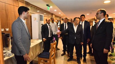 محافظ أسيوط يتفقد مركز الشبكة الوطنية الموحدة للطوارئ والسلامة بالديوان العام