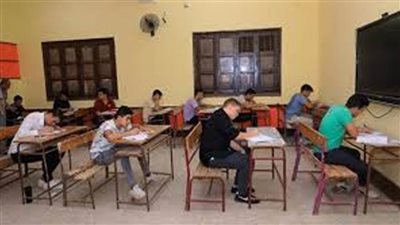 مكفوفو الثانوية العامة يؤدون امتحان اللغة الأجنبية الثانية