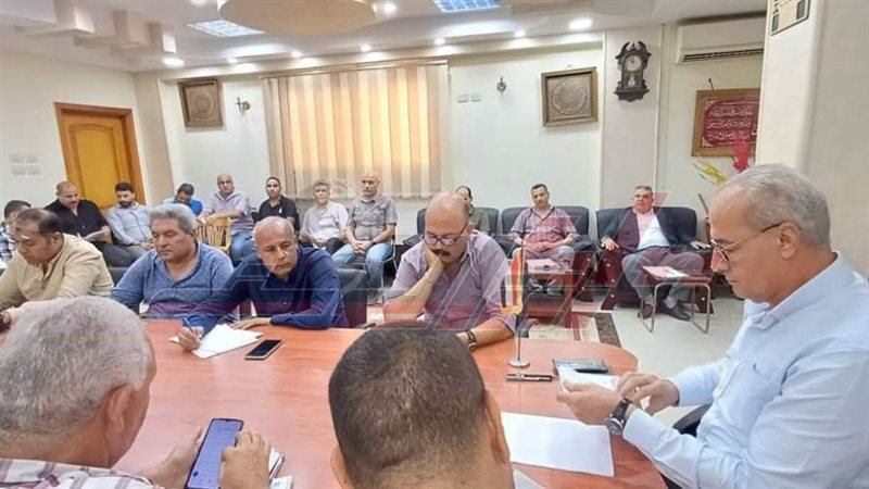 خلال الاجتماع