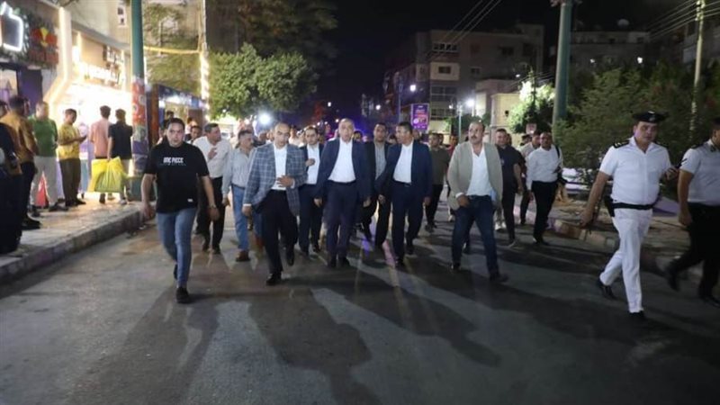 محافظ خلال الجولة