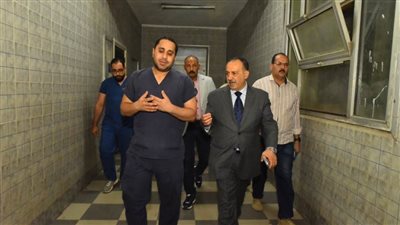 محافظ أسيوط يفاجئ العاملين بمستشفى الشاملة والإيمان العام 