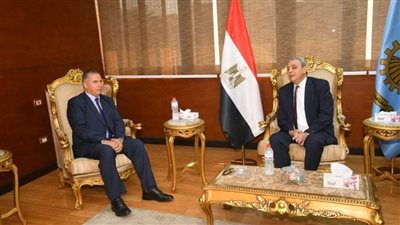 محافظ الغربية يلتقي وفد جامعتي سمنود التكنولوجية والسلام لبحث سبل التعاون المشترك 