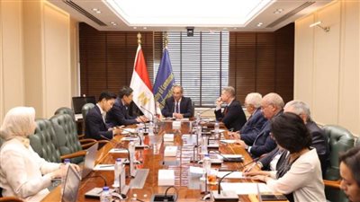 وزير الاتصالات يبحث مع سفير سنغافورة تعزيز التعاون في مجالات التعهيد وبناء القدرات الرقمية