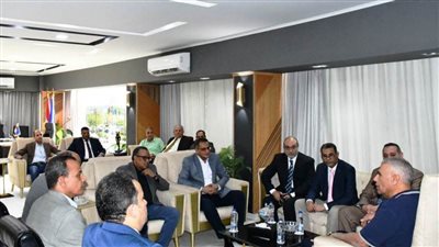   محافظ أسوان يلتقى وفد الجامعة: سنعمل بروح الفريق الواحد للوصول لأعلى جودة من تقديم الخدمات