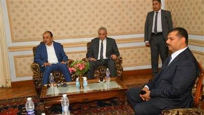 محافظ الغربية يلتقي وزير قطاع الأعمال العام داخل شركة غزل المحلة (الصور)