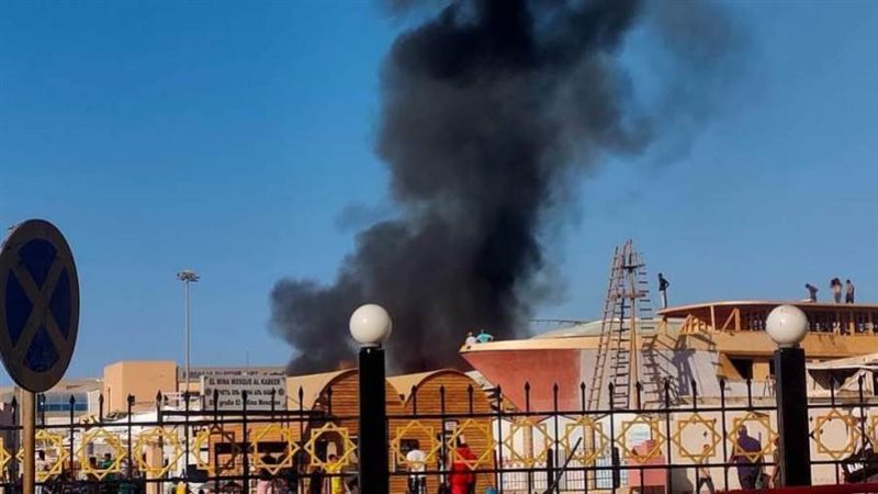 جانب من الحريق