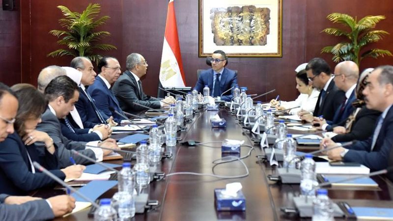 خلال الاجتماع