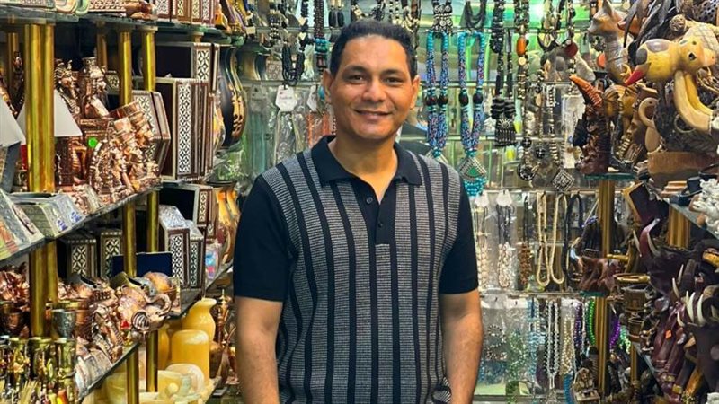 عصام علي الخبير السياحي