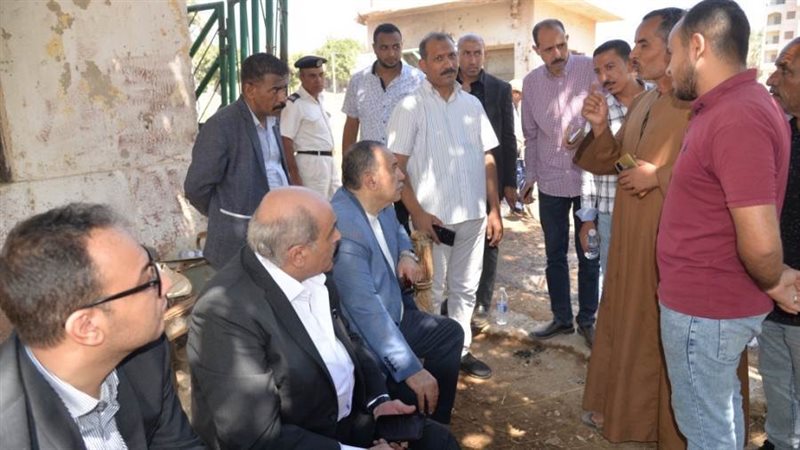 محافظ أسيوط خلال