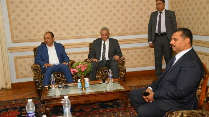 جانب من زيارة محافظ